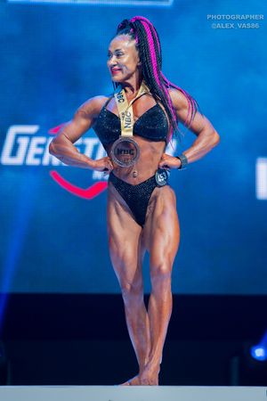 WOMEN'S PHYSIQUE